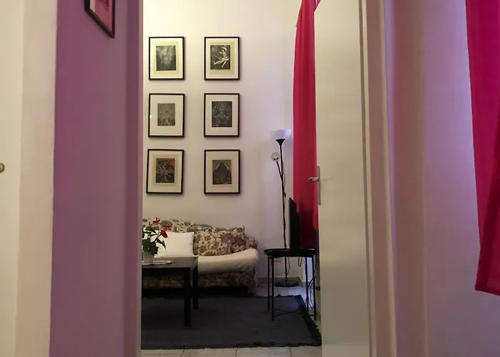 In A Viennese Traditional Building, Location * Viena