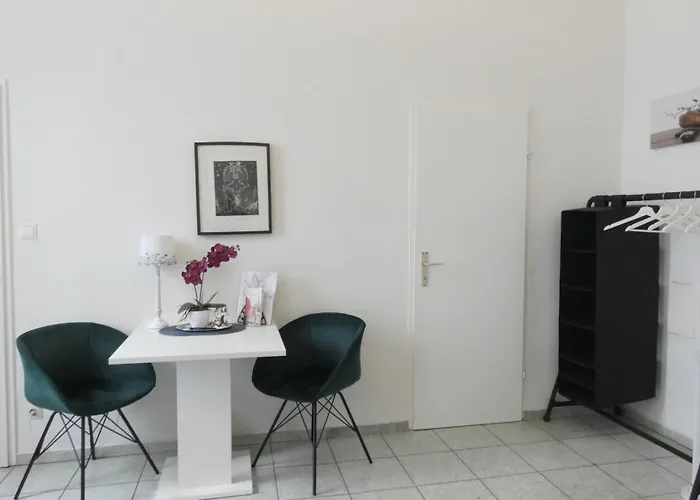 In A Viennese Traditional Building, Location * Viena