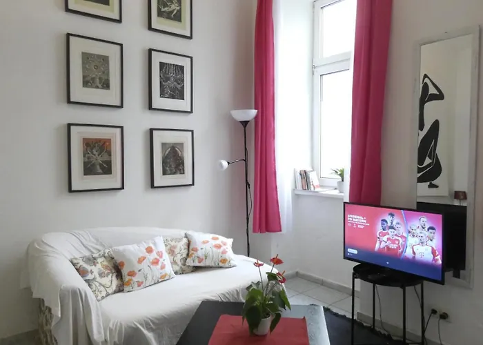 Apartamento In A Viennese Traditional Building, Location *